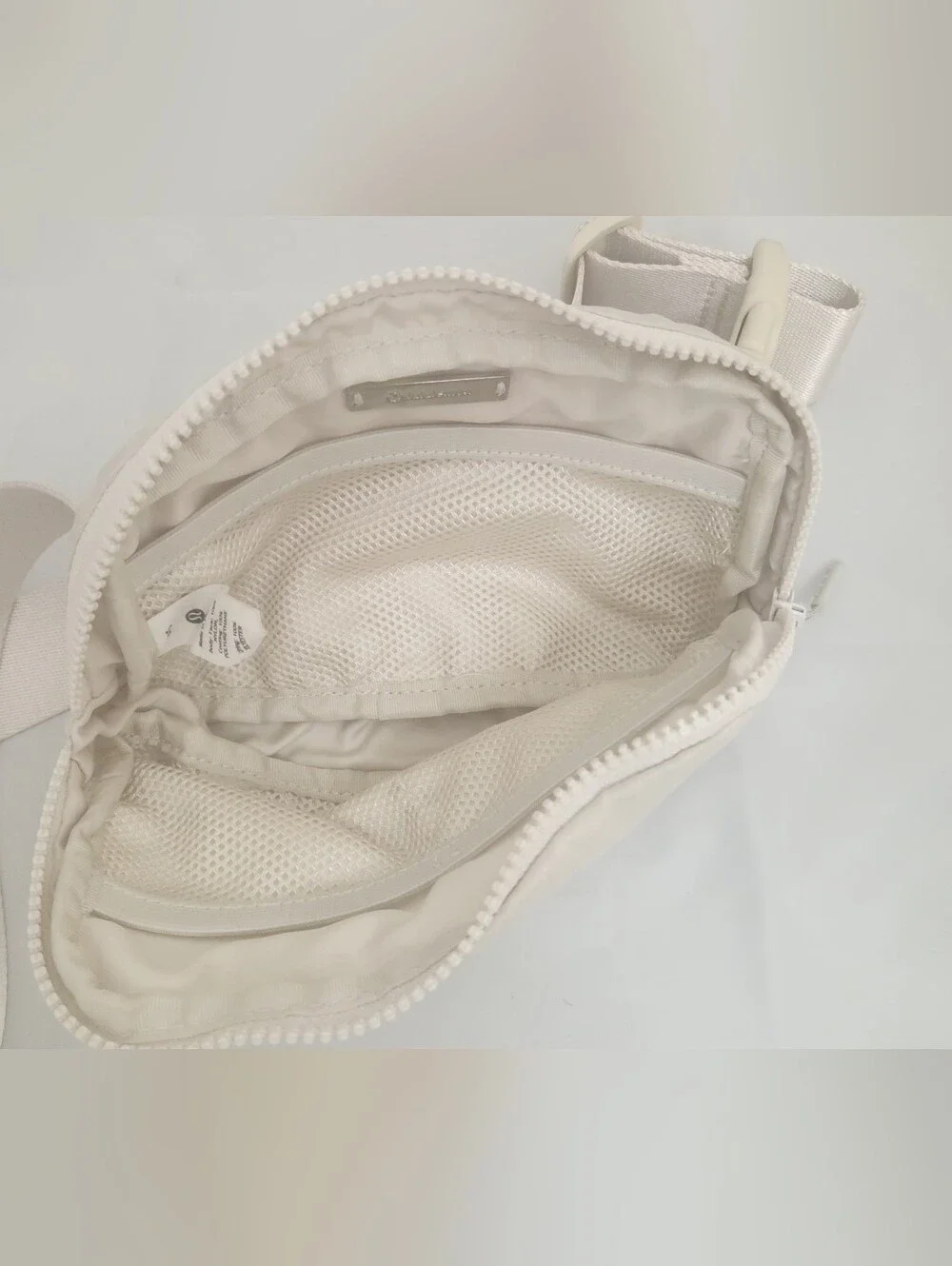 Lululemon Athetica Pearl Crosbody Bag Amazing Shape!!